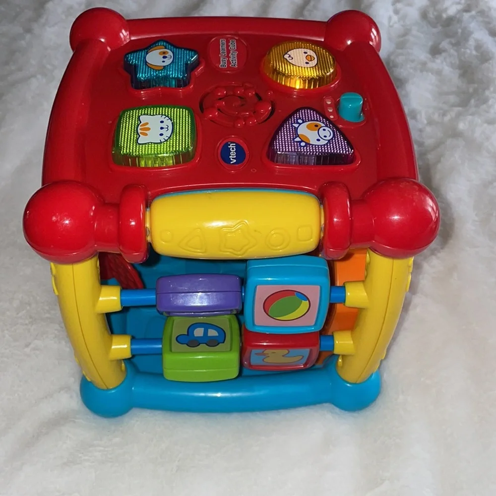 VTEC busy learning activity cube